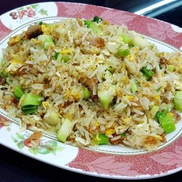 ข้าวผัดปลาเค็ม