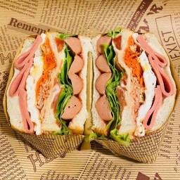 สลัดโรล โอ้โฮ