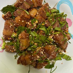 ลาบหมูกรอบเจ