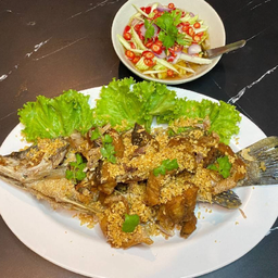 ปลากระพงทอดกระเทียม
