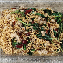 กะเพรามาม่าหมูสับ