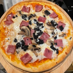 Ham&mushroom with truffles Pizza(แฮมเห็ดและทรัฟเฟิลบด)