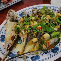 ปลาทูทอดผัดพริกสด