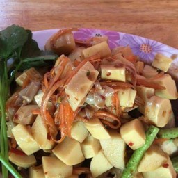 ตำหน่อไม้