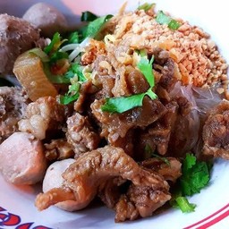 ก๋วยเตี๋ยวเรือเนื้อตุ๋นต้มยำ