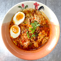 ก๋วยเตี๋ยวต้มยำมะนาวหมูเด้งไข่ยางมะตูม