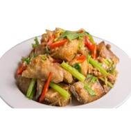 ผัดขึ้นฉ่ายเนื้อปลากะพงทอด