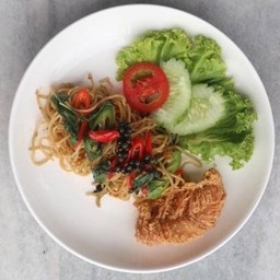 สปาเก็ตตี้ขี้เมาไก่กรอบ