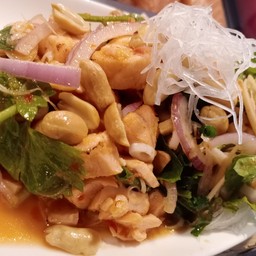 แซลมอนสุกยำไทย