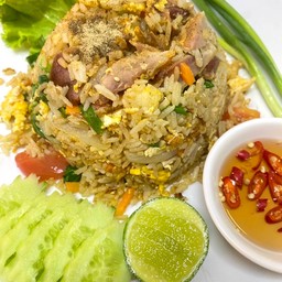 ข้าวผัดคอหมูย่าง