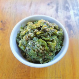 น้ำพริกหนุ่ม 1 พร้อมแตงกวา