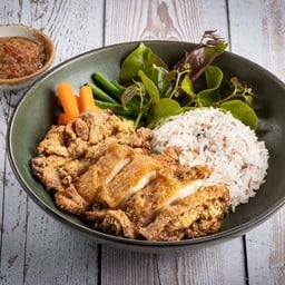 ข้าวไก่ทอดกะปิ