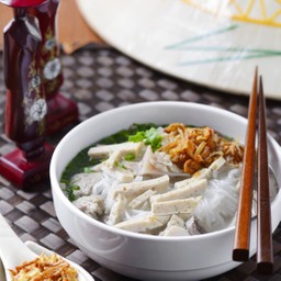 ก๋วยจั๊บหมูยอ&กระดูกหมู