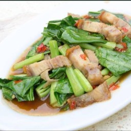 คะน้าหมูกรอบ (เป็นกับ)