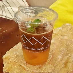 Peach Sparkling Iced Americano