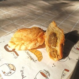 กะหรี่ปั๊บแม่ริน