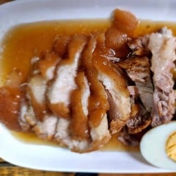 ขาหมูนายยันต์  (ชัยพฤกษ์)