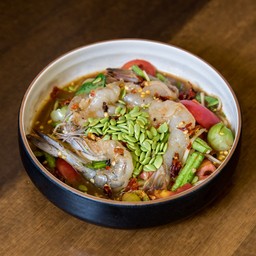 ตำกุ้งสดเม็ดกระถิน  Tum Goong Sod Med Kratin