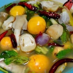 ต้มยำพวงไข่