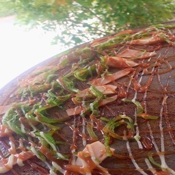 ยำสาหร่าย+ไส้กรอก+แฮม