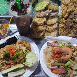 ยำขนมจีนรวมมิตรทะเลลลลลลล