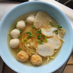 ก๋วยเตี๋ยว ข้าวหมูแดง-กรอบหน้าซอย เพชรเกษม68