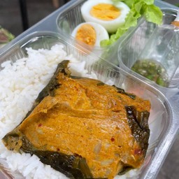 ข้าวราดห่อหมกปลาใบเหลียง(ชุมพร)