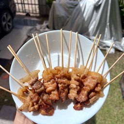 เศรษฐีหมูปิ้งโบราณ พันท้าย