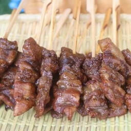 ร้าน สะดวกย่าง แม่ค้าขออนุญาตขึ้นราคา ขนมปังปิ้งนะ เนื่องจากราคาวัตถุดิบขึ้นราคาต้องขออภัยลูกค้าด้วยนะคะ