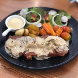 สเต็กเนื้อพริกไทยดำ บราวน์ซอส