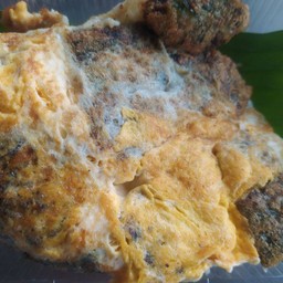กุยช่ายสี่เหลี่ยมตัด6ชิ้น+ไข่2ฟอง