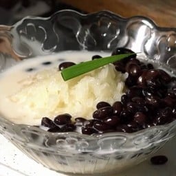 ข้าวเหนียวถั่วดำ