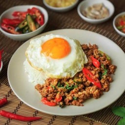 อาหารตามสั่งครัวหลังอู่