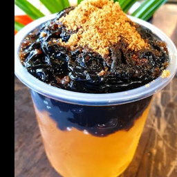 Pandan Juice With Grass Jelly