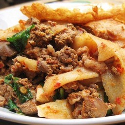 ผัดพริกแกงหน่อไม้ดองไก่(กับข้าว)