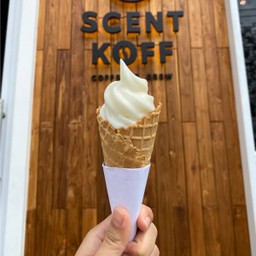 Soft Milk cone size M