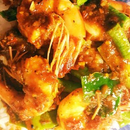 ผัดพริกแกงใต้กุ้ง