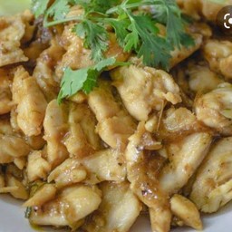 ไก่กระเทียมพริกไทย  (เป็นกับข้าว)