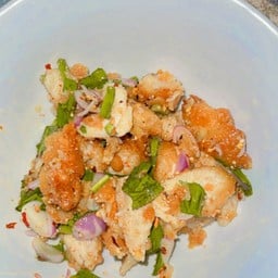 ข้าวยำไก่แซ่บ