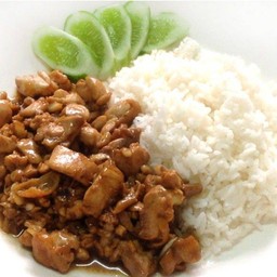 ไก่กระเทียม ราดข้าว