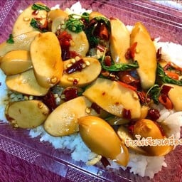 ข้าวกะเพราไส้กรอก
