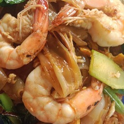 ผัดซีอิ้วกุ้ง