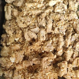 ไก่ผัดกระเทียมทองพริกไทย