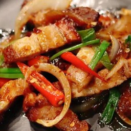 หมูกรอบผัดพริกเผา(กับข้าว)