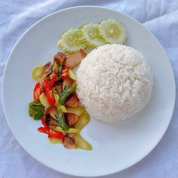 ผัดคะน้าราดข้าว