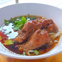 ก๋วยเตี๋ยวไก่ตุ๋น