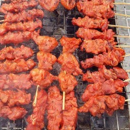 ปอปลาไก่ย่างแดง