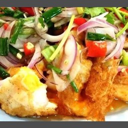 ยำหมูสับไข่ดาว (กับข้าว)