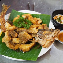ปลากระพงทอดน้ำปลา