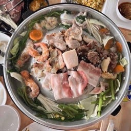 ไชโยหมูกระทะ (ยำ ส้มตำ) ไชโย หมูกระทะ